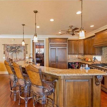 Large Mediterranean Oasis - Water Views & Pool Clearwater Beach Exterior foto